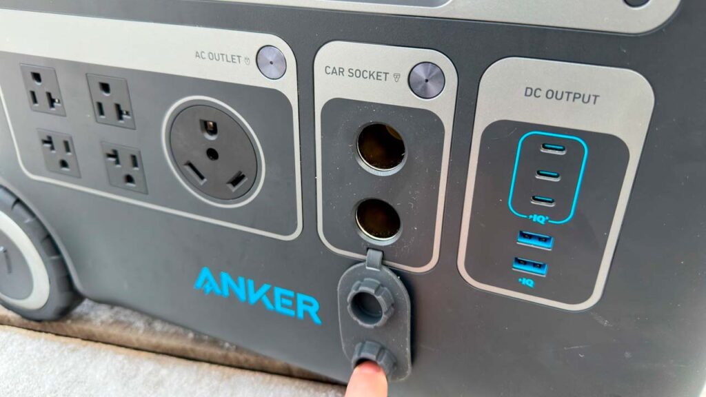 Anker SOLIX F2000 Puertos